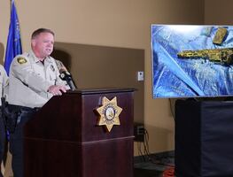 Hombre que detonó una Cybertruck en hotel de Trump en Las Vegas usó IA generativa, dice policía