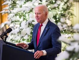 Biden pide a Estados Unidos dejar atrás la polarización y empezar el año con bondad