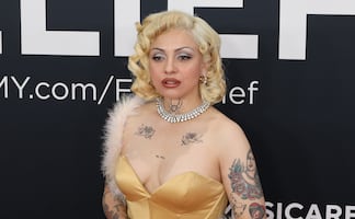 Mon Laferte se sincera sobre su historia de abuso, adicciones y cáncer: “Fui violada a los 7 años, a los 11 empecé a tomar” 