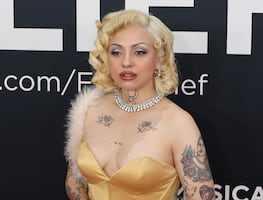 Mon Laferte se sincera sobre su historia de abuso, adicciones y cáncer: “Fui violada a los 7 años, a los 11 empecé a tomar”