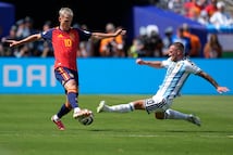 Dani Olmo arremete contra el argentino Roberto Fabián Ayala tras la bronca en la final del Mundial: "Falta a la verdad"