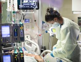 Los que han sufrido covid grave están más protegidos frente las variantes