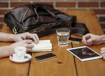 Ofrecen $2,400 dólares por 'desconectarte' 24 horas de la tecnología