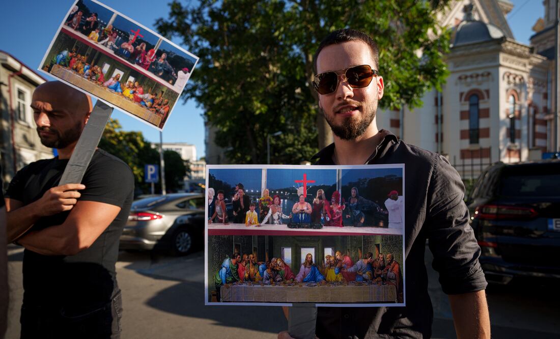 Director artístico de Juegos Olímpicos niega burla a la "Última Cena" (AP Photo/Andreea Alexandru)