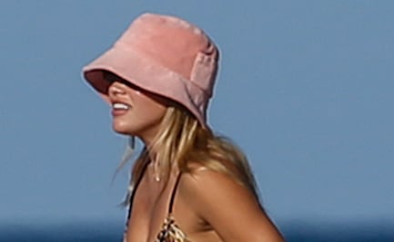 Sofia Richie se luce en bikini en la playa y presume… ¿nuevo novio?