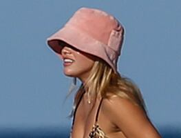 Sofia Richie se luce en bikini en la playa y presume… ¿nuevo novio?