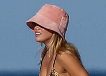 Sofia Richie se luce en bikini en la playa y presume… ¿nuevo novio?