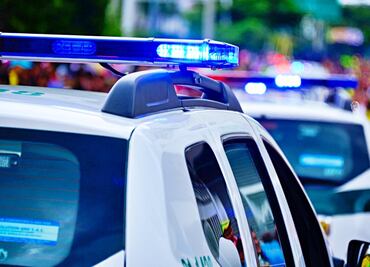 Arrestan a 7 por dirigir saludos nazis a familia afroamericana