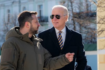 Biden sorprende con visita en Kiev; anuncia 500 mdd en ayuda militar