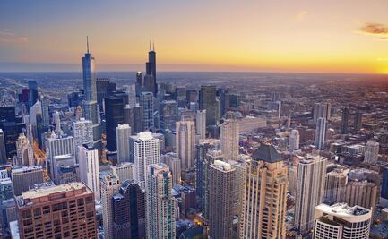 360 Chicago, el mirador de vértigo que te inclina sobre el cristal 