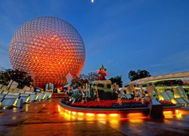 Solicitan empleados de limpieza en Disney World; ofrecen bono de mil dólares