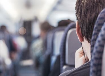10 consejos para 'sobrevivir' a un vuelo de avión largo