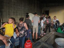 Idioma y estatus migratorio, barreras de hispanos en EU durante pandemia