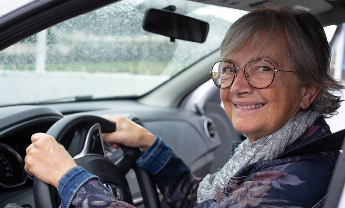 Licencia de conducir. ¿Cuál es la edad máxima y la edad mínima para tramitarla en CDMX y Edomex? Foto: iStock / lucigerma