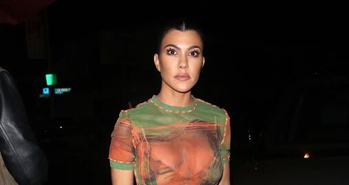 Kourtney Kardashian enciende 'Instagram' con diminuto atuendo