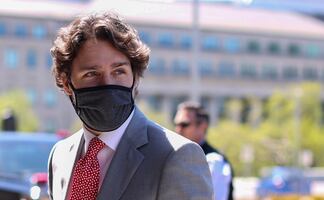A diferencia de Trump, Trudeau promueve el uso de mascarillas