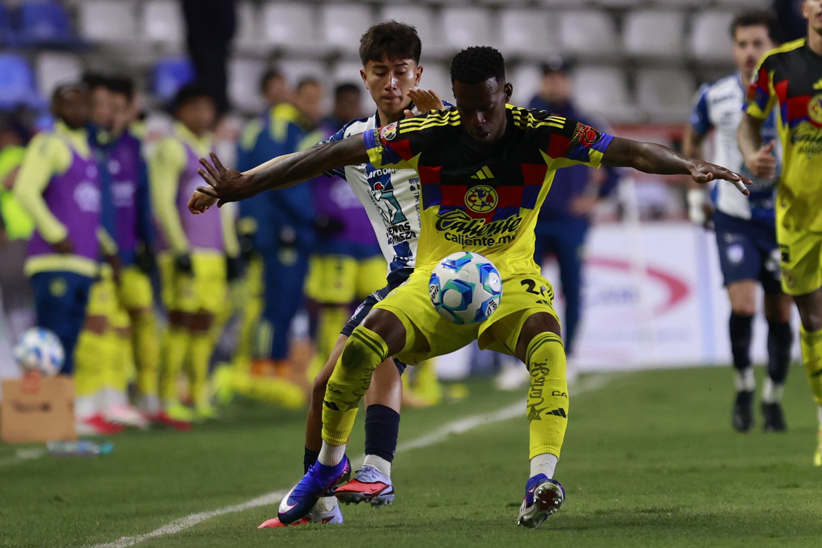 RT @Vive_USA: ⚽️Las Águilas están a una semana de regresar como locales al Estadio Banorte