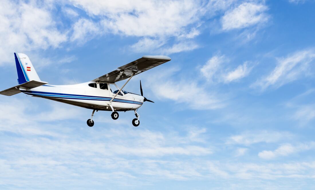 ¡De película! Grupo armado intenta asaltar avioneta que transportaba lingotes de oro y 3 millones de dólares. Foto iStock / Toni M