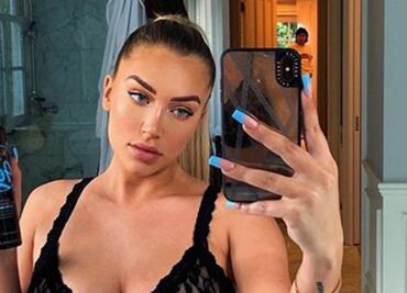 Amiga de Kylie Jenner presume figura ‘curvy’ con lencería rosa