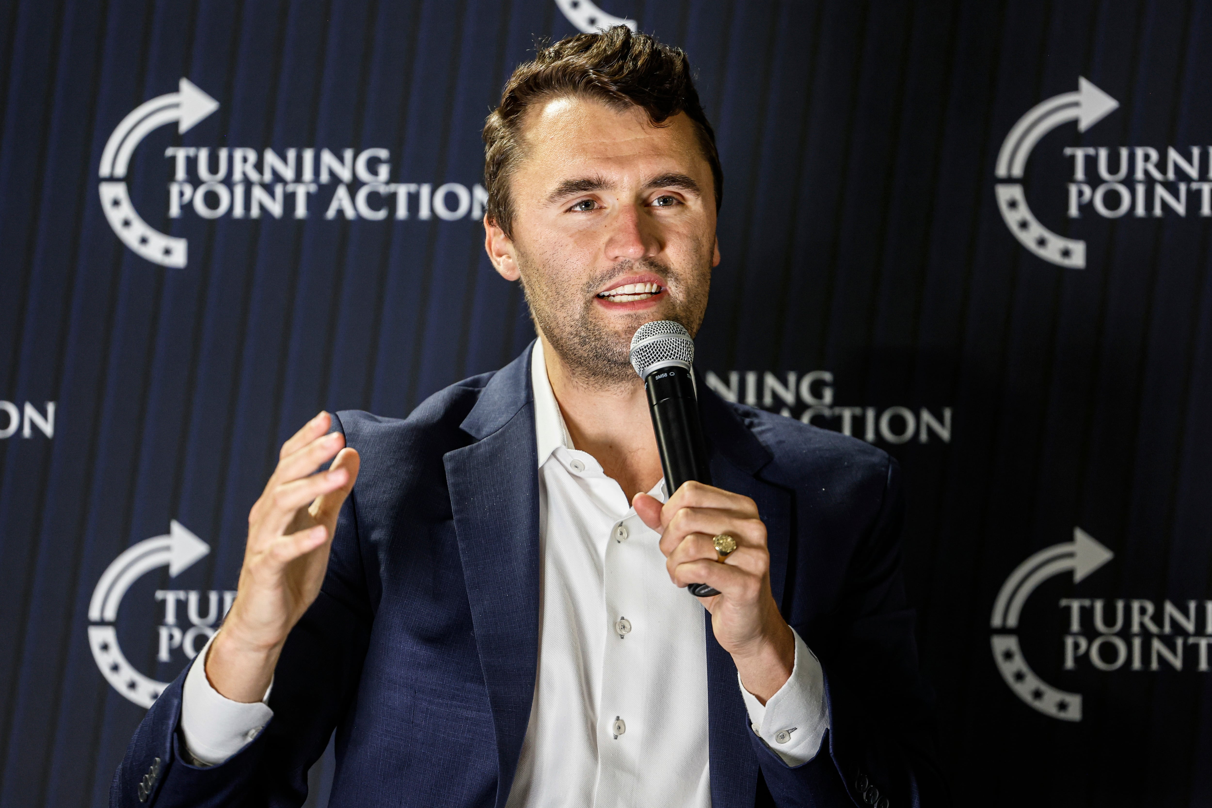 Última hora: Trump confirma la muerte Charlie Kirk tras recibir un disparo  en un evento de la Universidad del Valle de Utah. VIDEO - ViveUSA