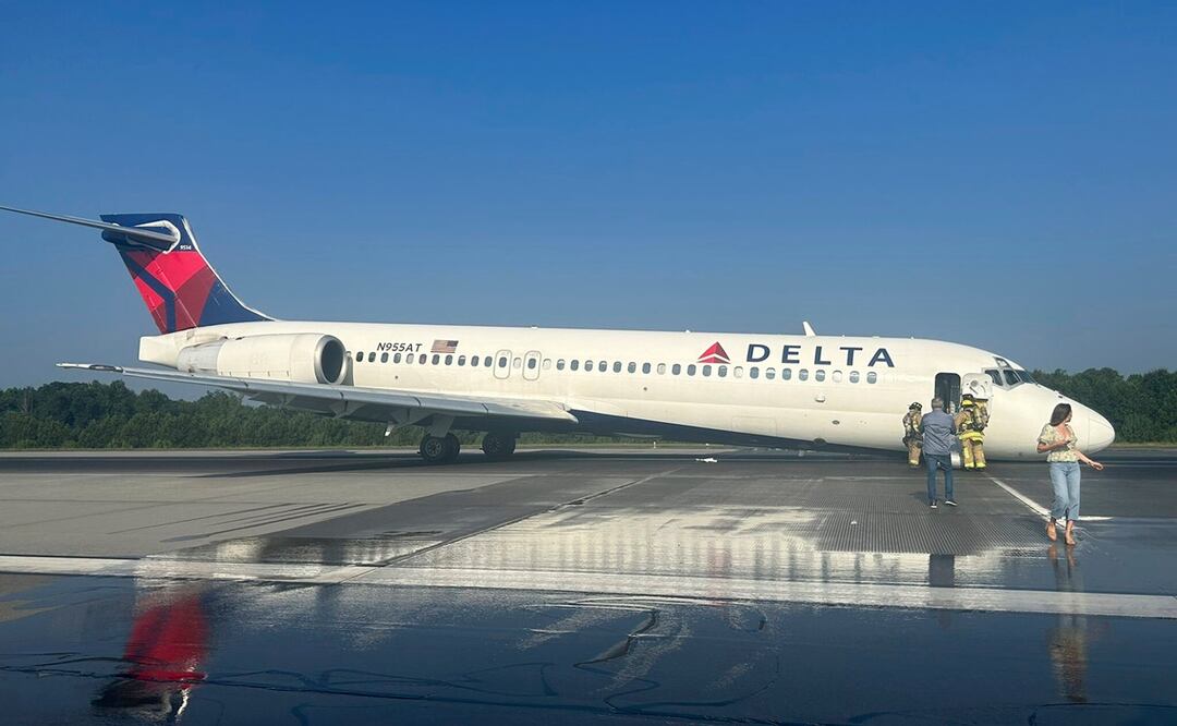 Aerolínea Delta AireLines aterriza de emergencia. Foto: Chris Skotarczak via AP