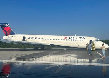 Milagro en el aire: Avión de Delta aterriza sin su tren de aterrizaje en Carolina del Norte