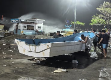 Huracán Erick deja lluvias torrenciales y alerta por deslaves en Oaxaca y Guerrero