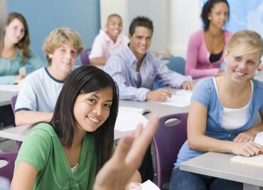 Lanzan beca para hispanos que buscan estudiar maestría en Florida