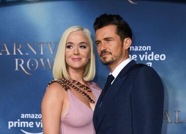 Katy Perry deslumbra con vestido rosa en estreno junto a Orlando Bloom