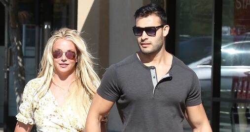 Britney Spears presume abdomen plano durante paseo en California