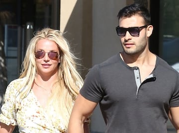 Britney Spears presume abdomen plano durante paseo en California