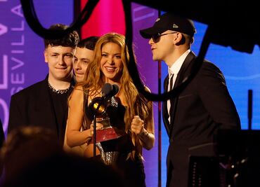 Emotiva noche para Shakira en los Latin Grammy: Premios y una dedicatoria especial al público español