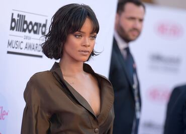 Rihanna 'enciende' el invierno con sesión en lencería blanca