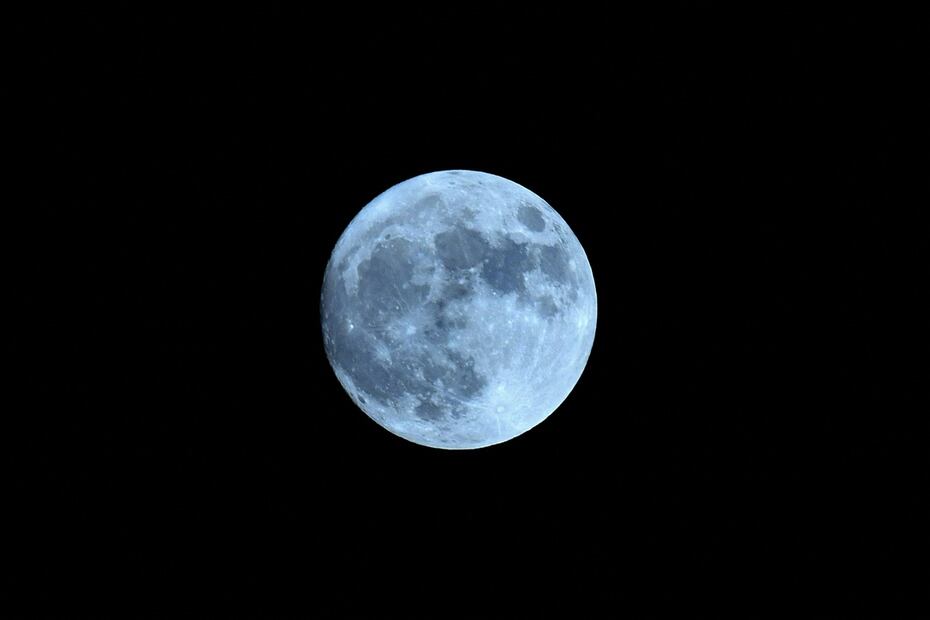Superluna Azul (Photo by Biju BORO / AFP)