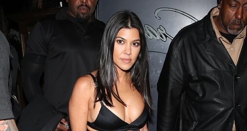 Kourtney Kardashian conquista California con tendencia ‘bra out’