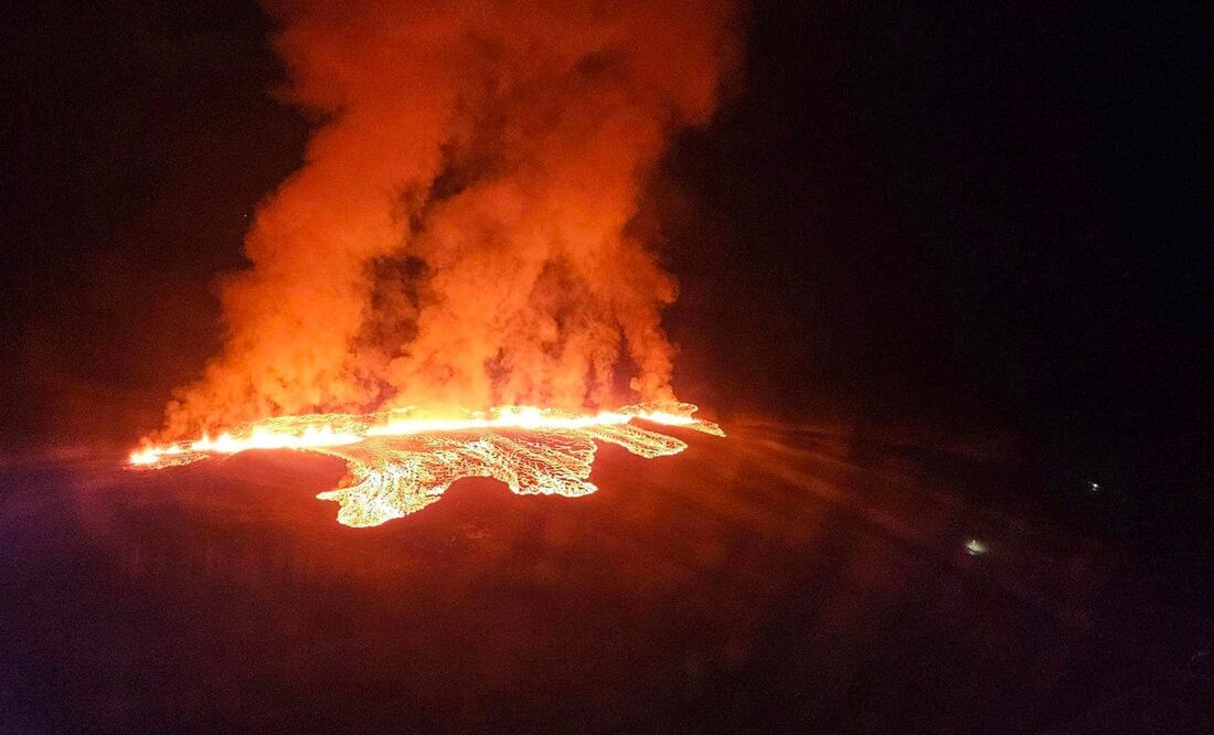 Islandia en alerta: Presidente advierte sobre 'fuerzas tremendas de la naturaleza' tras nueva erupción volcánica. FOTOS.  (Icelandic Civil Protection via AP)