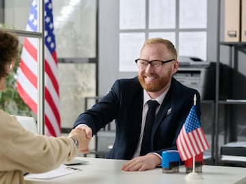 Solicitan asistente de visas para trabajo en el Consulado de Estados Unidos; pagan $341,278 anuales