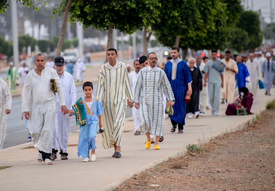 Más de 2.000 personas sufren estrés térmico en la peregrinación a La Meca: temperaturas alcanzan los 48 ºC  (Marruecos, Arabia Saudita, La meca) EFE/EPA/Jalal Morchidi