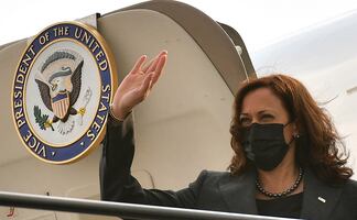 Piden a Harris que apoye reforma migratoria en visita a Nueva Jersey