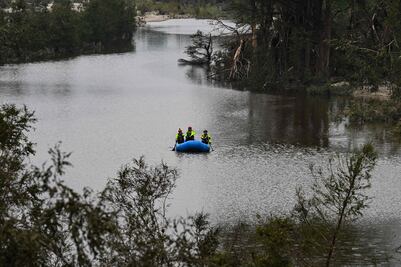 Inundaciones en Texas dejan más de 80 muertos y decenas de desaparecidos, incluidas 27 niñas de un campamento