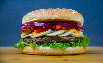 Empresa pagará $25 mil dólares a 'amantes de las hamburguesas'