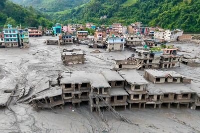 Nepal y Tíbet enfrentan riesgo de nuevas inundaciones tras riada que dejó 392 muertos y miles de desaparecidos