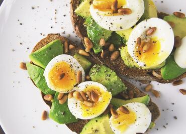 Ocho beneficios para la salud de comer aguacate