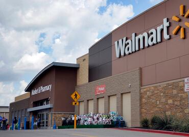 ¿Adiós a Walmart? En medio del boicot de latinos, la cadena cerraría varias sucursales