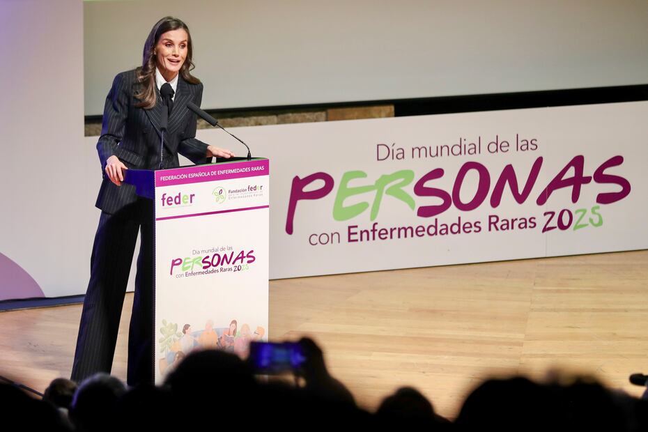 Melania Trump, ¿le copia a la reina Letizia? La primera dama se luce en impresionante traje sastre. Foto: EFE