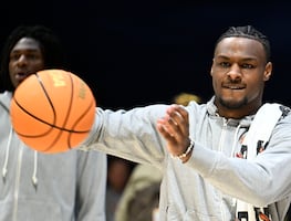 Hijo de LeBron James tiene luz verde para volver al basquet tras para cardíaco