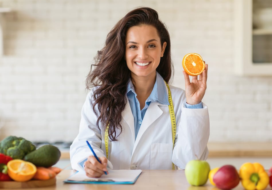 Universidad Anáhuac lanza curso de preparación de alimentos saludables gratis y en línea; así puedes aplicar. iStock/Prostock-Studio