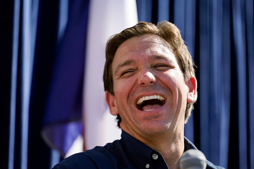 DeSantis culpa a gobernador de Minesota por violencia en Mineápolis y refuerza apoyo total a ICE (AP Photo/Jeff Roberson, File)