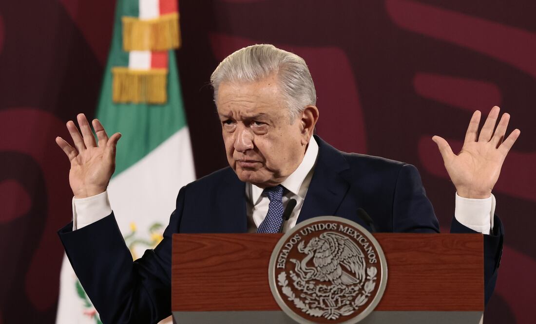 AMLO aplaude que Fiscalía rectifique por decir que México es campeón en fentanilo.  EFE/ José Méndez