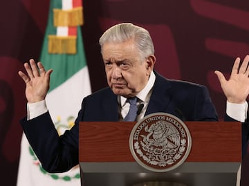 AMLO defiende la "libertad" tras mensaje de apoyo con la Santa Muerte